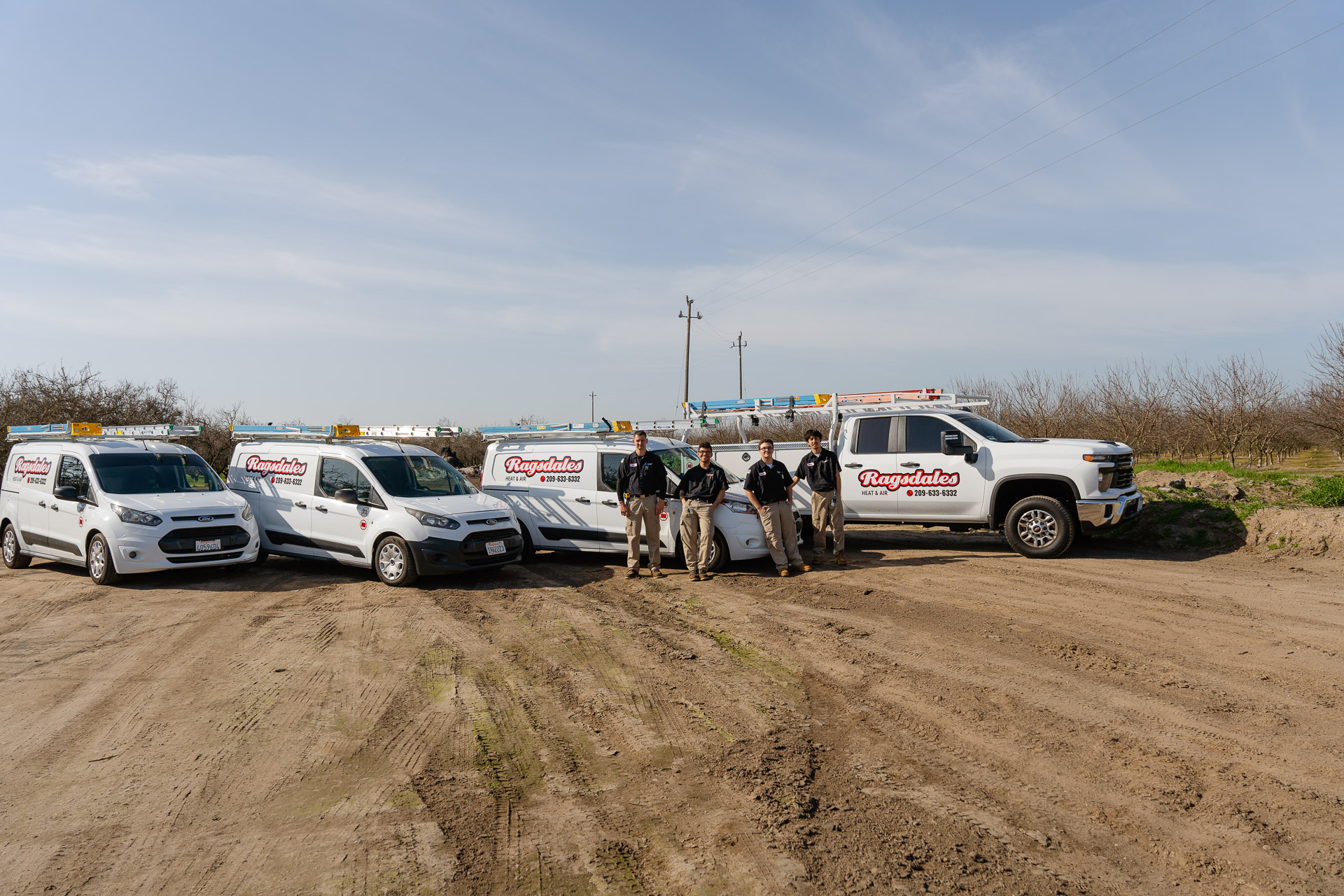Ragsdales van pulling up driveway